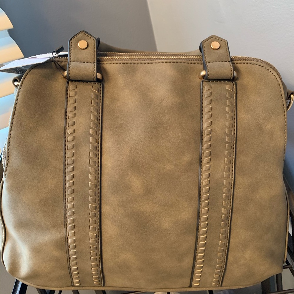 🆕 Handbag with Straps Included‼️